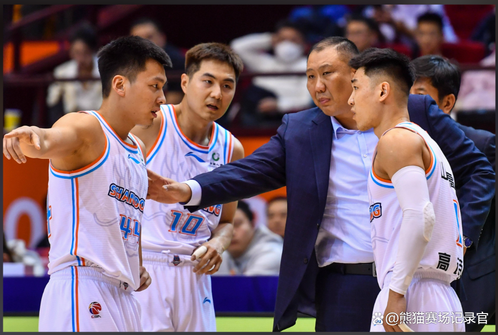 九游体育官方网站-这也行？山东男篮国际比赛日内部沟通今晚新疆广汇调整名单以备社区盾，赛前AC米兰备战欧篮联(山东高速男篮外援最新消息新闻)